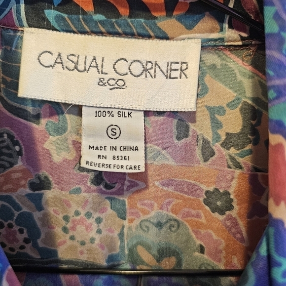 Vintage 80's 100% silk Casual Corner abstract print oversized blouse Sz. S - Picture 4 of 4